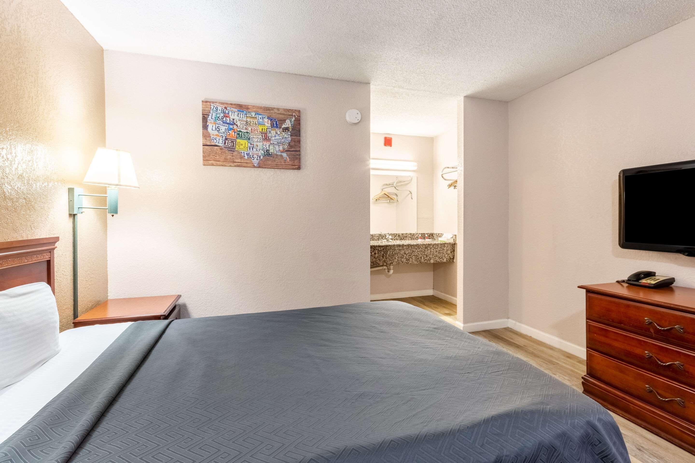 Econo Lodge Inn & Suites Near Bricktown Oklahoma City Buitenkant foto