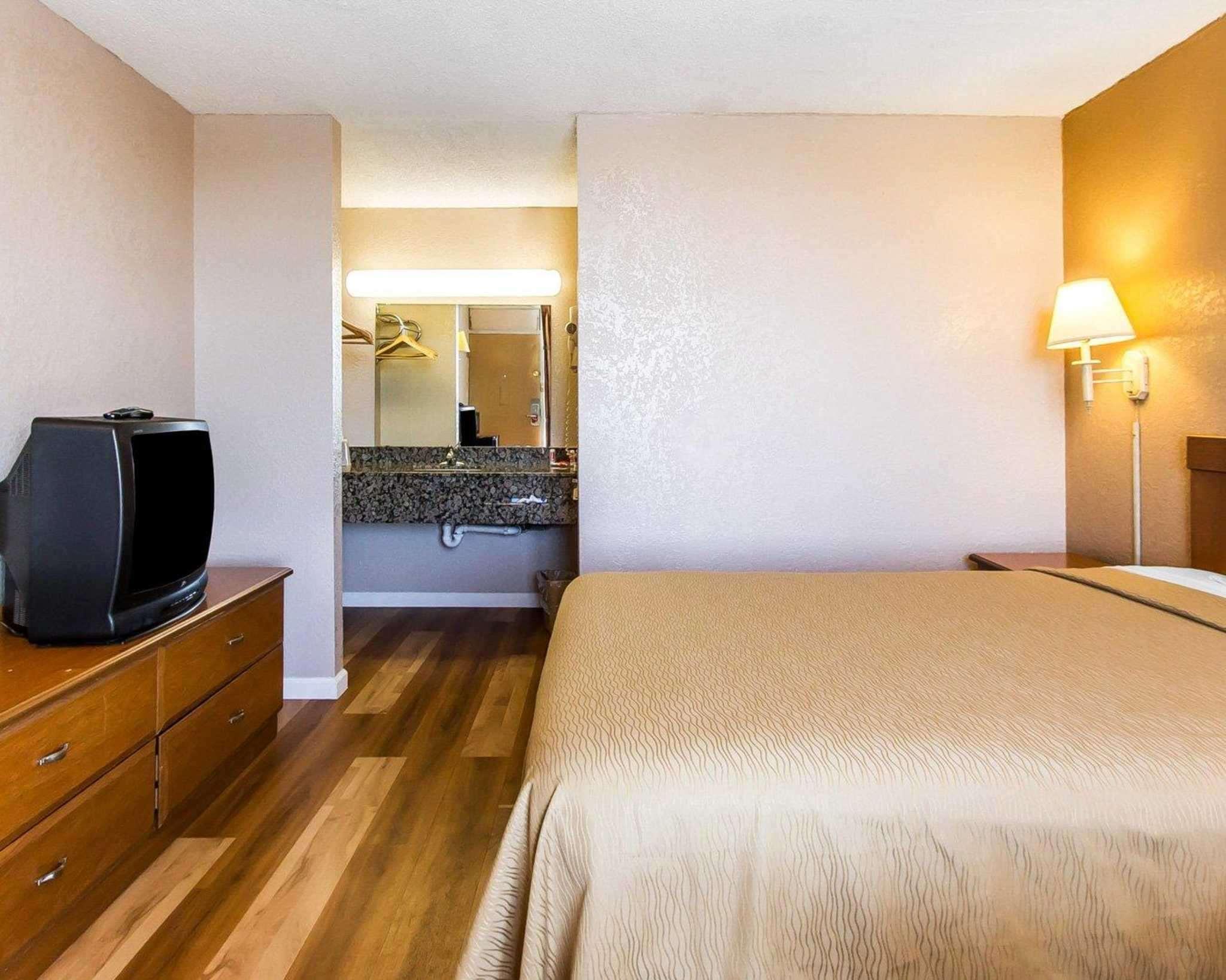 Econo Lodge Inn & Suites Near Bricktown Oklahoma City Buitenkant foto