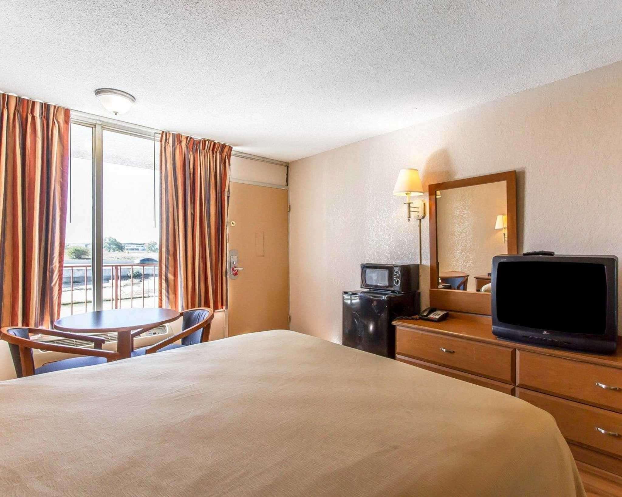 Econo Lodge Inn & Suites Near Bricktown Oklahoma City Buitenkant foto
