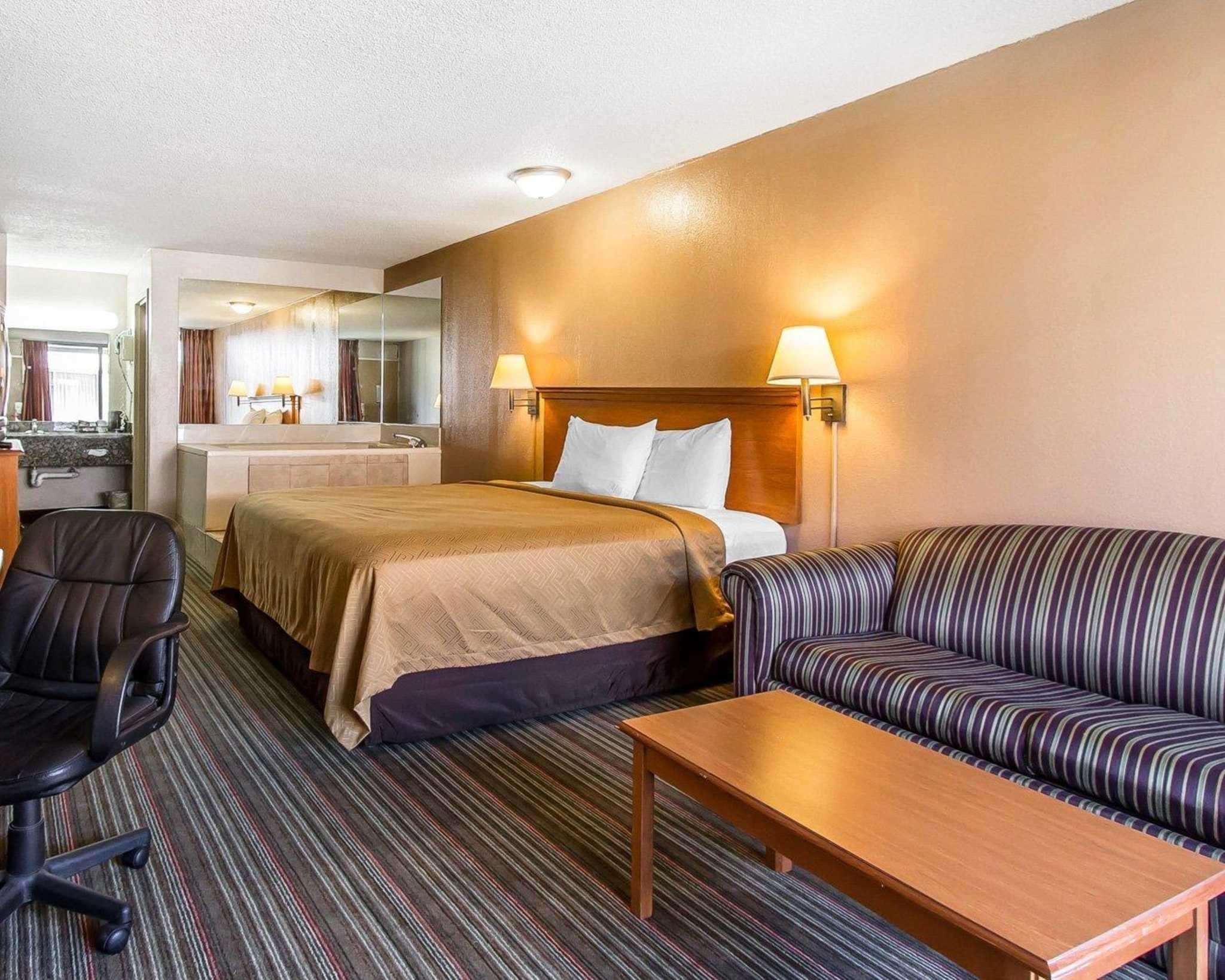 Econo Lodge Inn & Suites Near Bricktown Oklahoma City Buitenkant foto