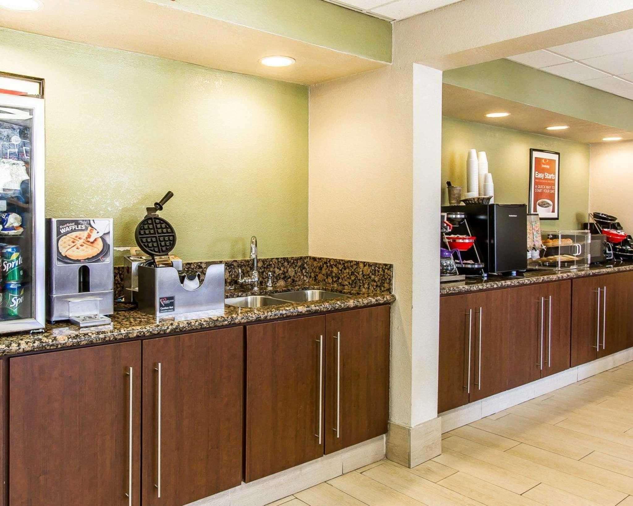 Econo Lodge Inn & Suites Near Bricktown Oklahoma City Buitenkant foto