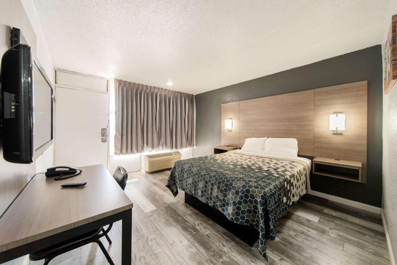 Econo Lodge Inn & Suites Near Bricktown Oklahoma City Buitenkant foto