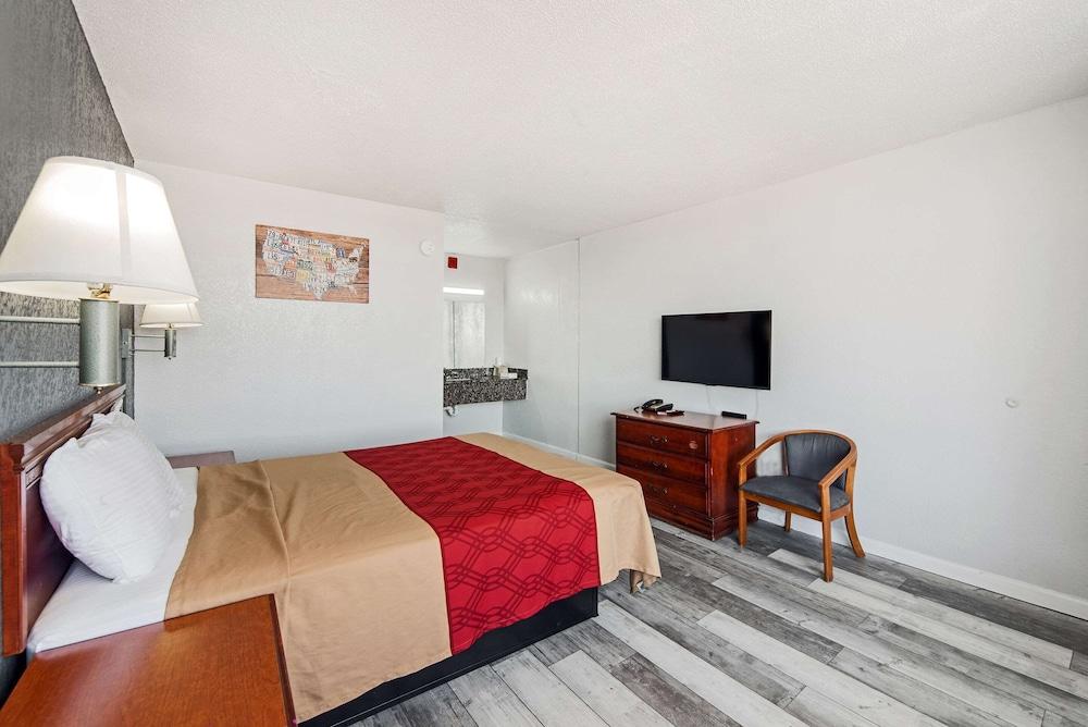 Econo Lodge Inn & Suites Near Bricktown Oklahoma City Buitenkant foto
